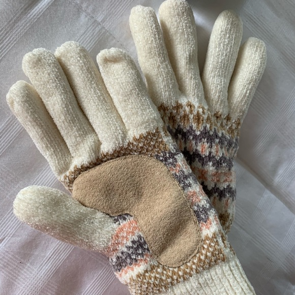 SOLD—Super Soft Gloves - Picture 3 of 5